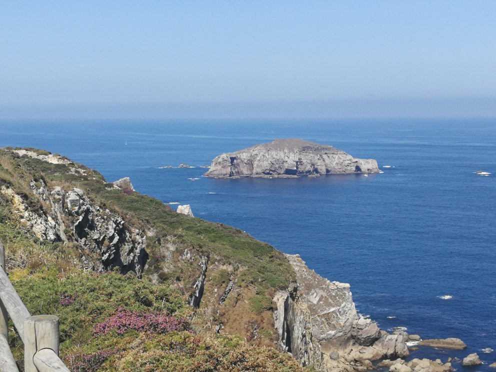 Faro de Cabo Penas景点图片