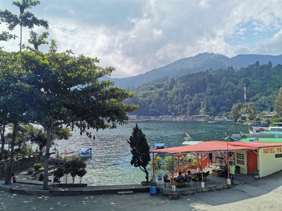 Hotel Pandu Lakeside Parapat主图