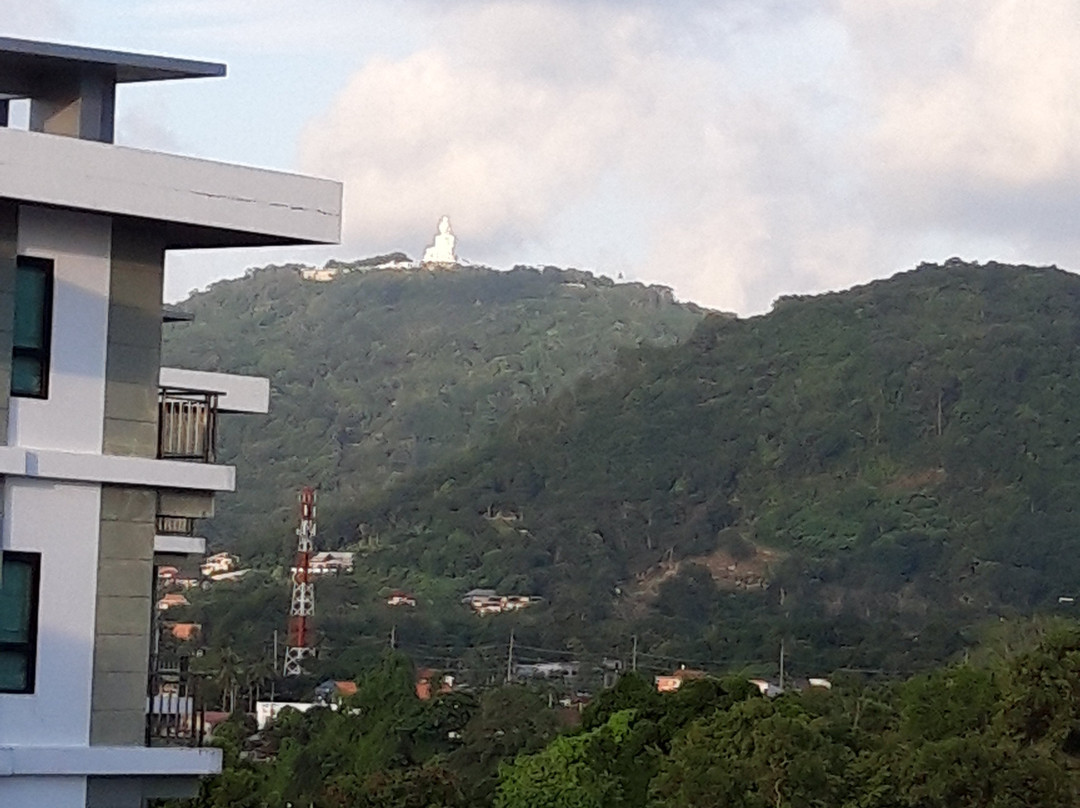 查龙奇迹湖景酒店主图