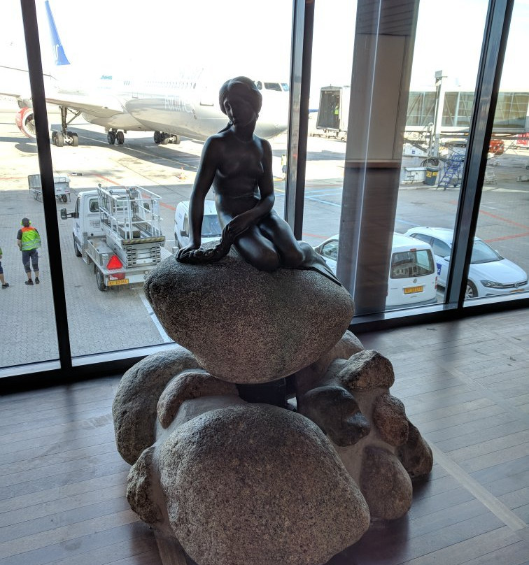 Atelier - The Colorful Aviator lounge