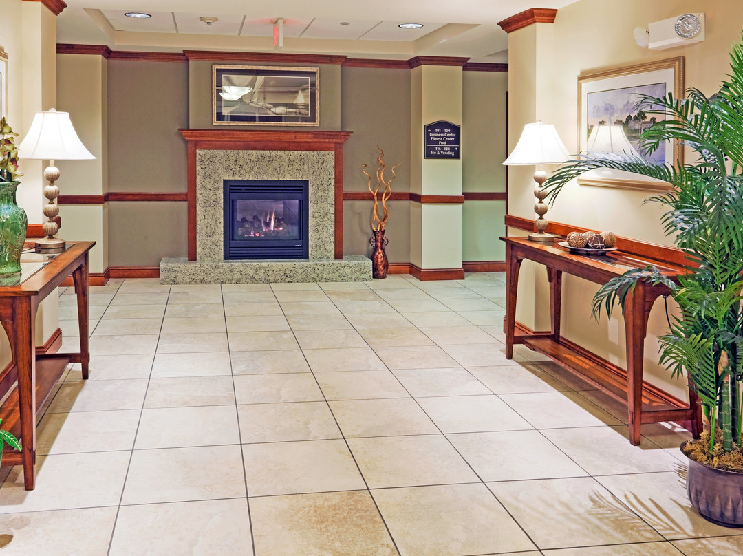 Holiday Inn Express & Suites Hampton South-seabrook By IHG主图