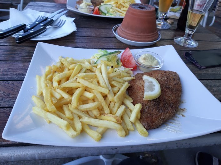 Olofstrom餐馆和美食-Baltic Old Square Restaurang Pizzeria Pub