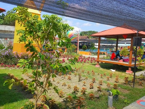 Fish Garden Blitar景点图片