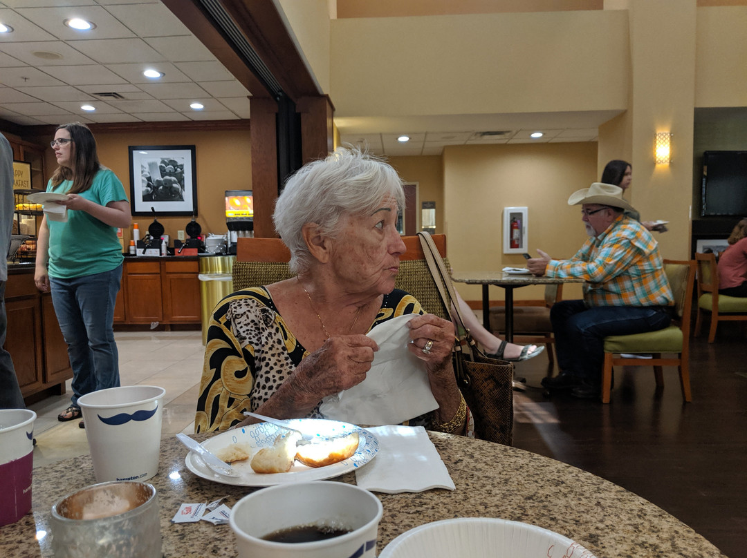 Hampton Inn Fayetteville主图