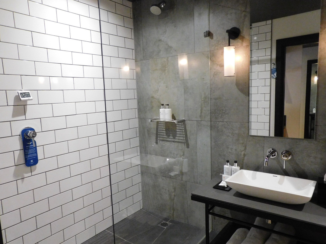 Century City Hotel Urban Square主图