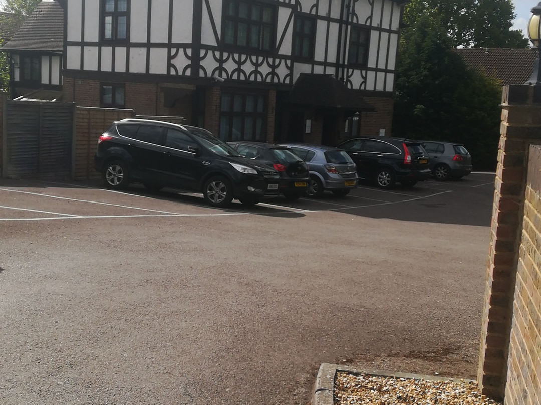 巴灵顿旅店主图