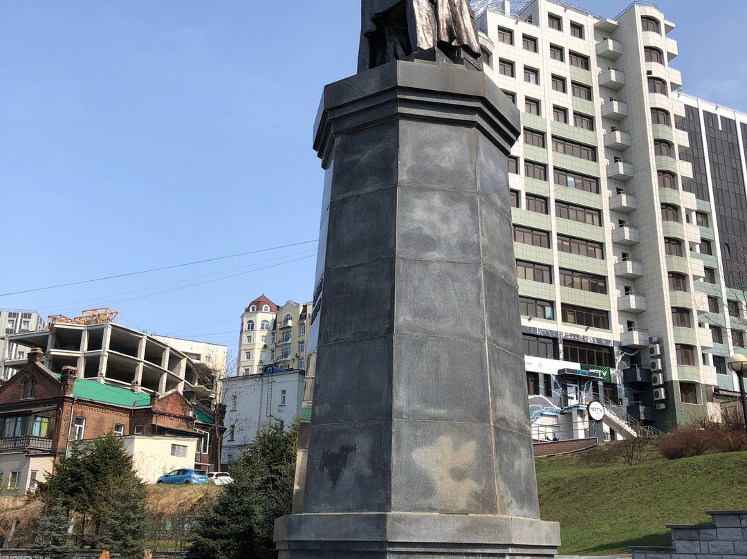 Stepan Osipovich Makarov Monument景点图片
