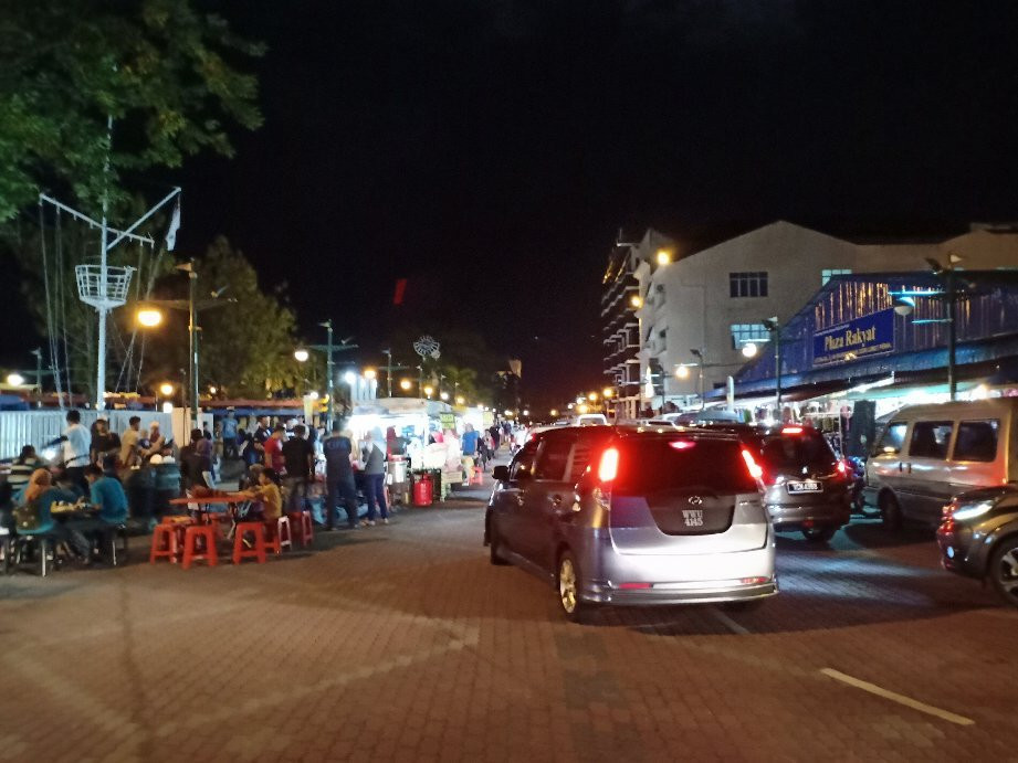 Lumut Night Market-红土坎必去景点