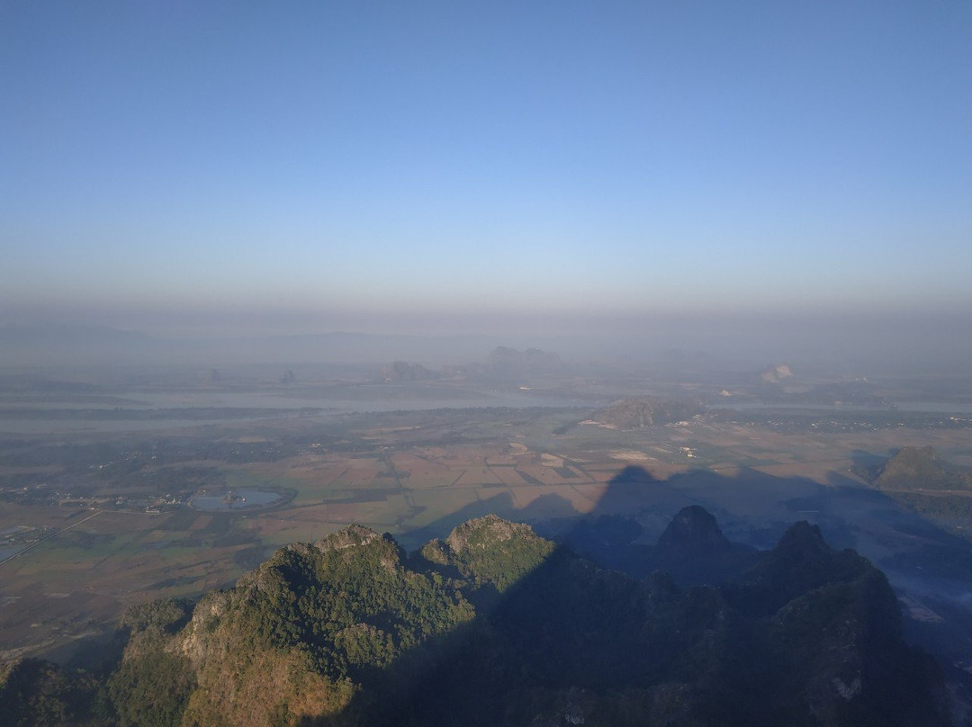 Mount Zwegabin景点图片