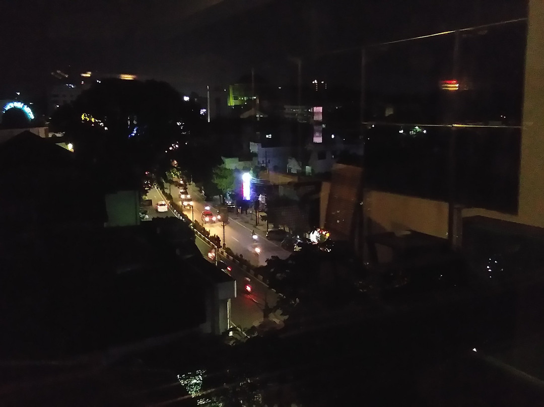 Whiz Prime Hotel Basuki Rahmat Malang主图