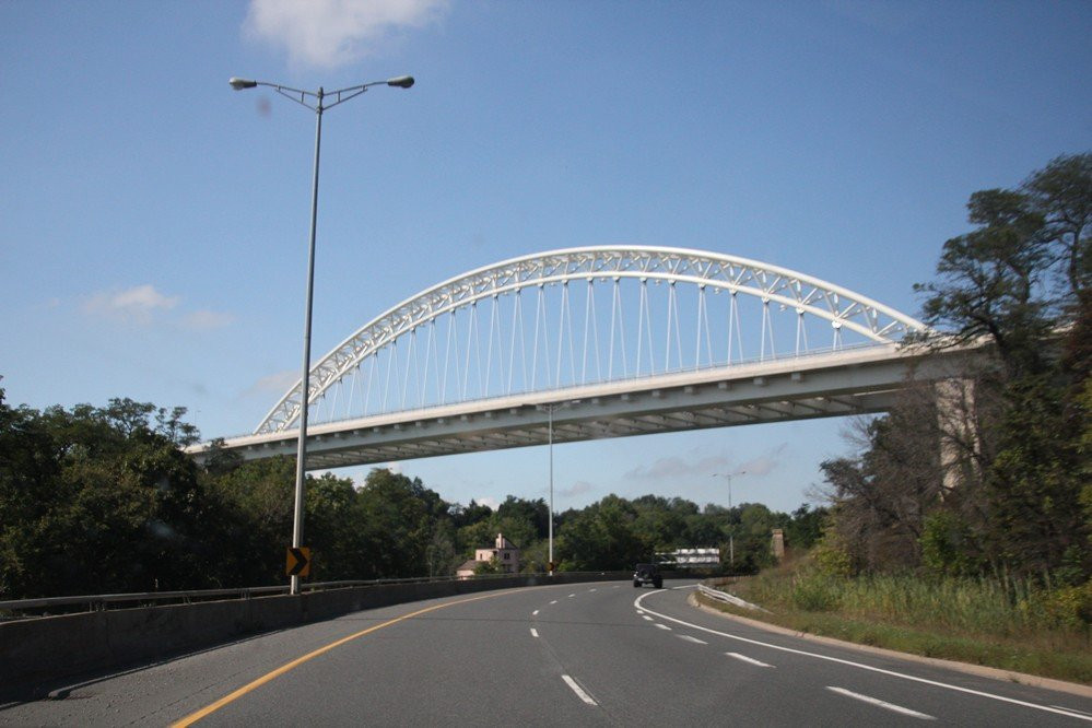 Burgoyne Bridge-圣凯瑟琳斯必去景点