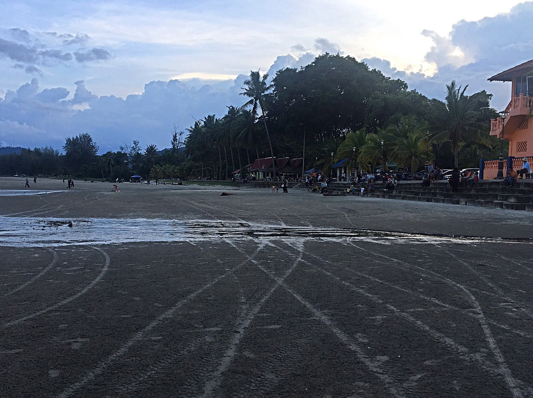 Pantai Batu Hitam景点图片