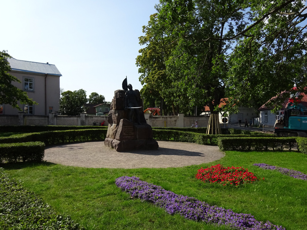库雷萨雷旅游景点-Monument For the Inhabitants of Saaremaa Who Have Lost Their Lives in the War of Independence