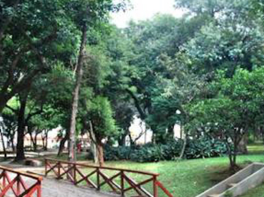 Parque Julio Fracalanza-瓜鲁柳斯必去景点