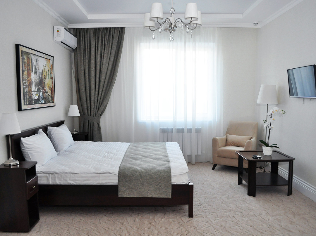 Praga Hotel主图