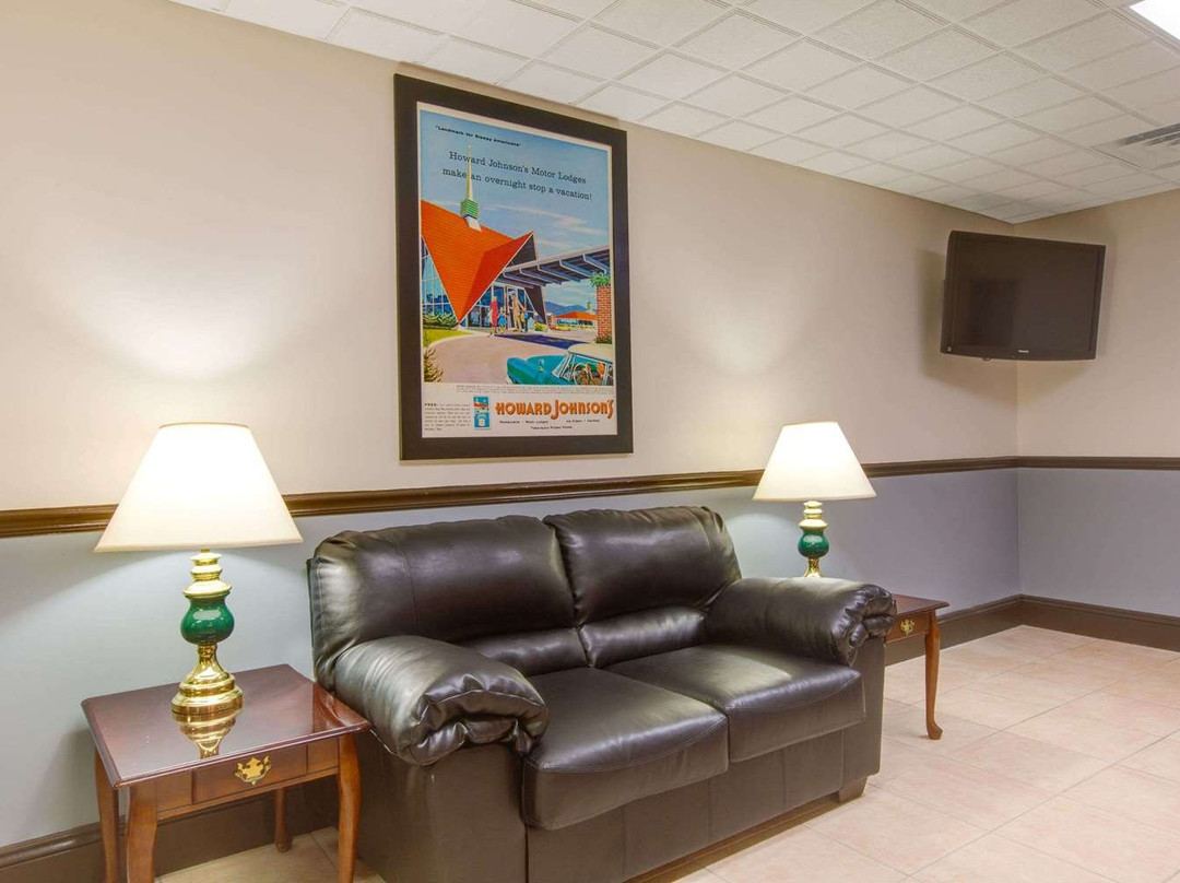 Howard Johnson by Wyndham Beckley主图