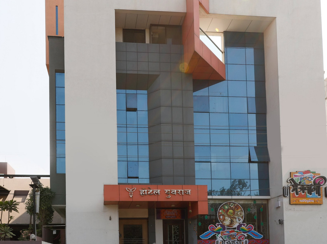 尤拉吉酒店主图