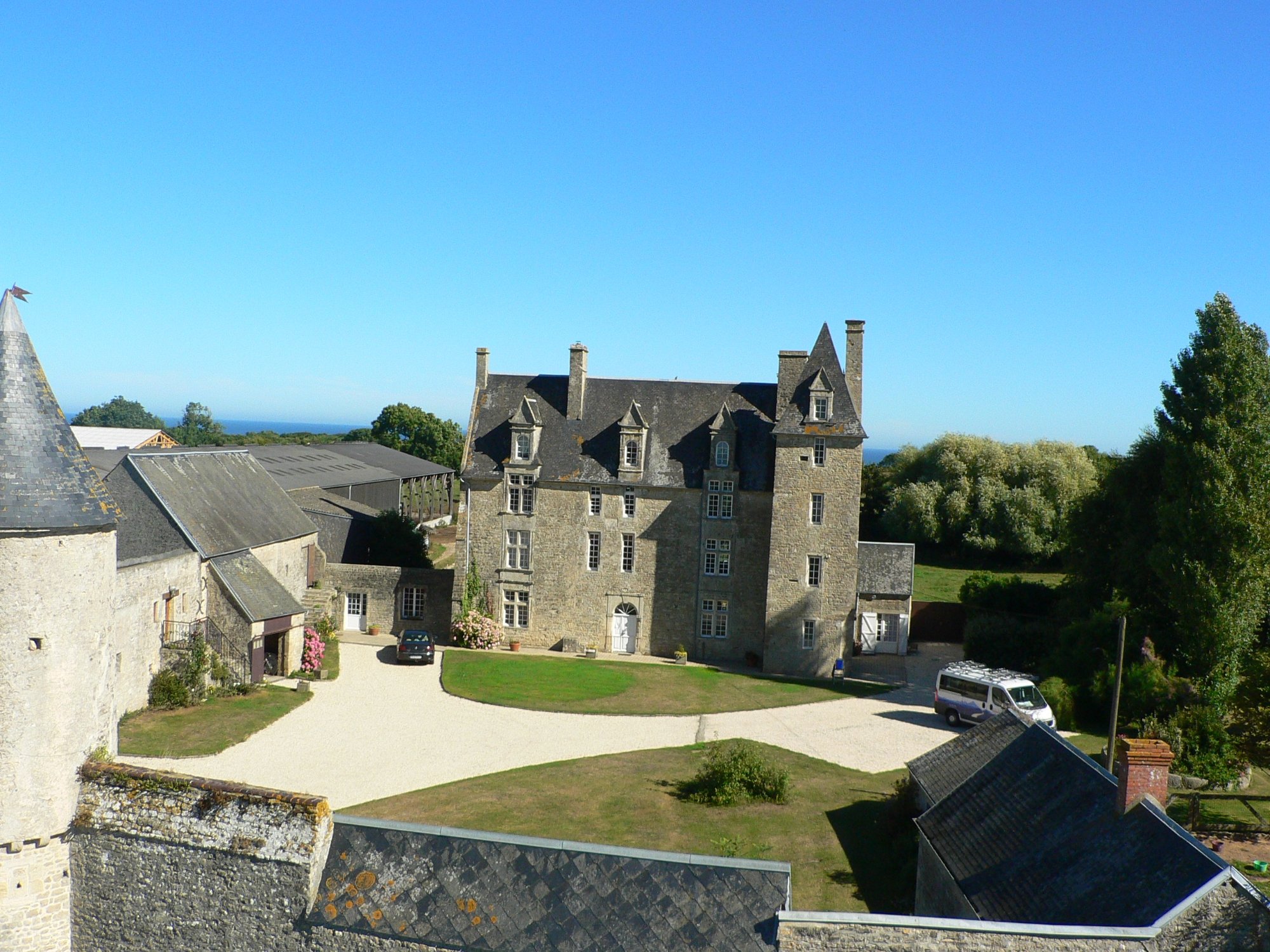 Le Chateau Saint Pierre-官方