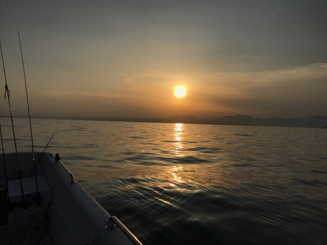 Wild Fishing Experience景点图片