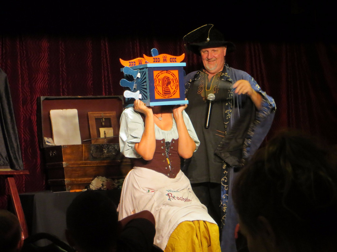 Merlin's Magic Dinner Show-橘子郡必去景点