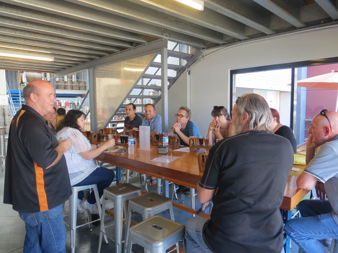 Hops & Brew Craft Brewery Tours景点图片