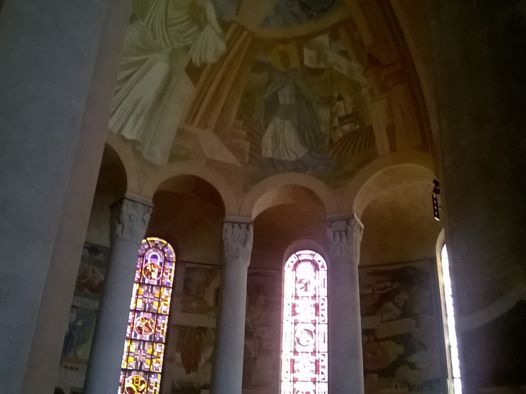 Cathédrale Sainte Geneviève et Saint Maurice-Nanterre必去景点