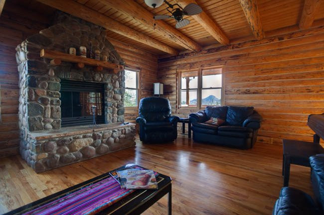 Watson Lake Inn主图