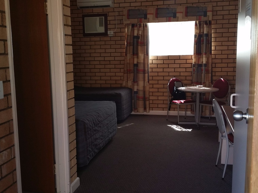 The Country Manor Motor Inn主图