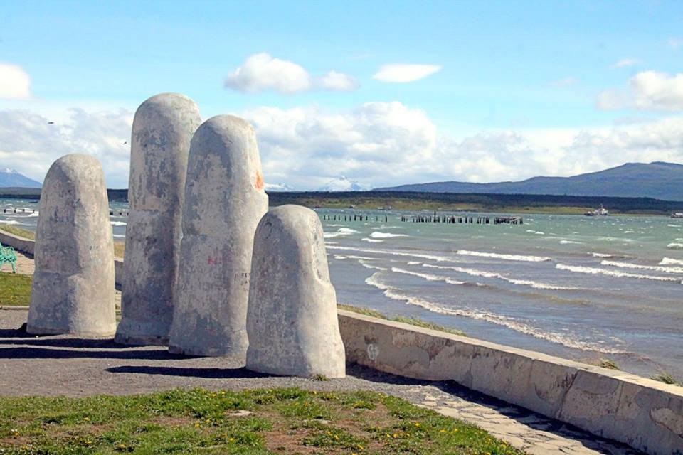 Monumento de la Mano景点图片