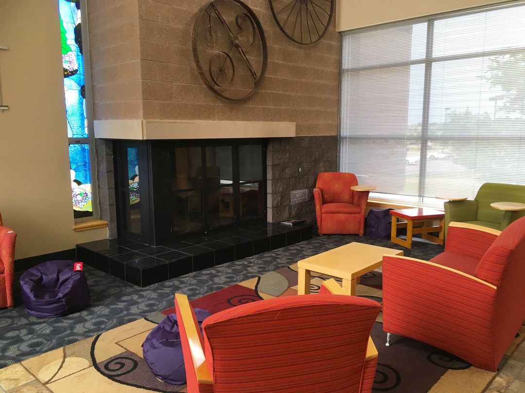 Farr Regional Library-格里利必去景点