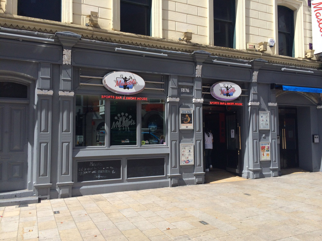 Mascots Sports Bar and Smoke House