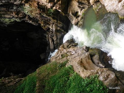 雌雄双瀑-宜良县必去景点