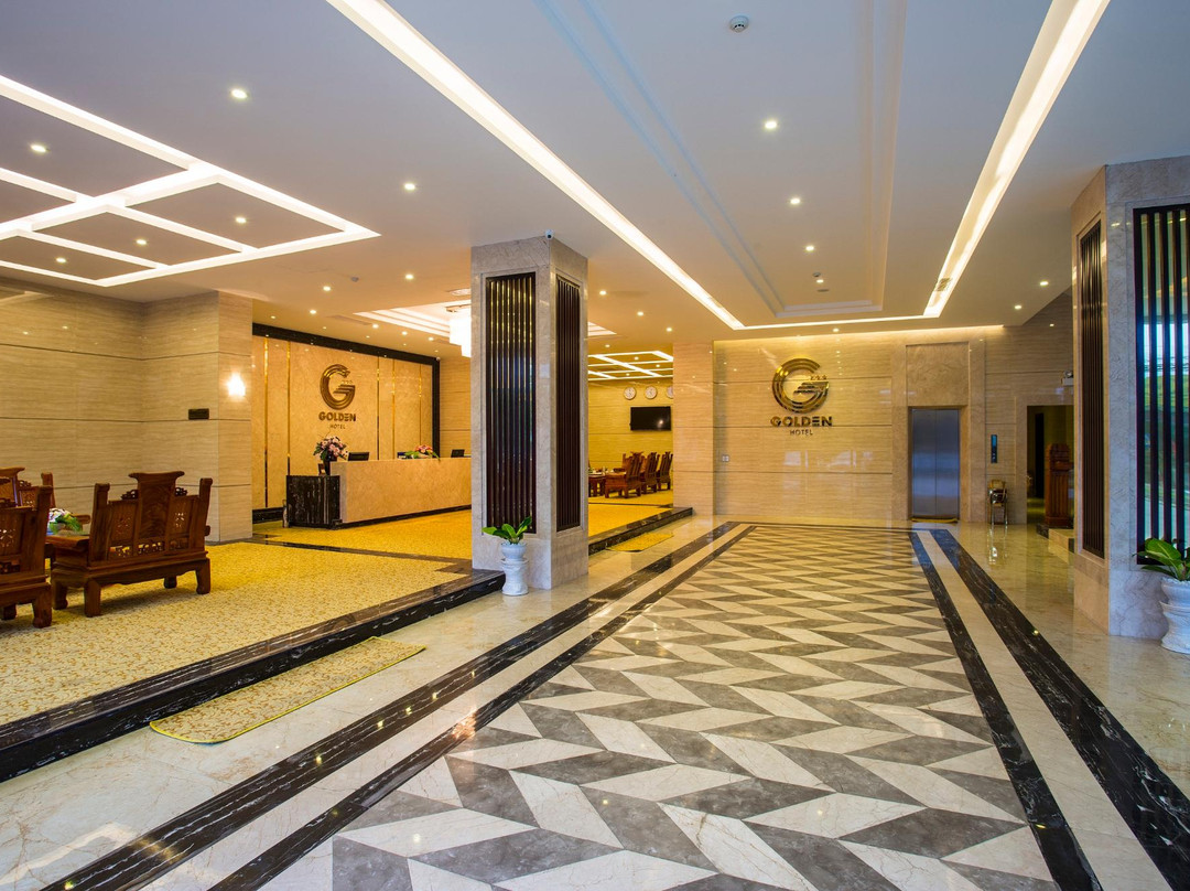 Golden Hotel主图