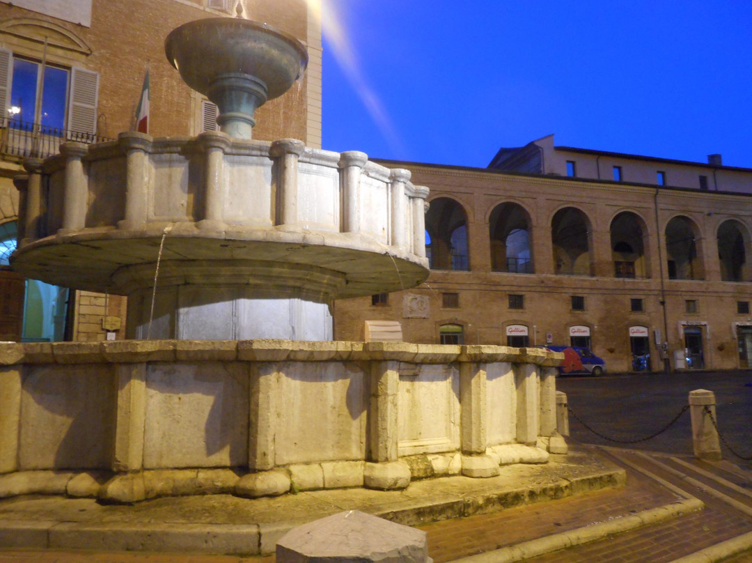 Fontana Sturinalto景点图片