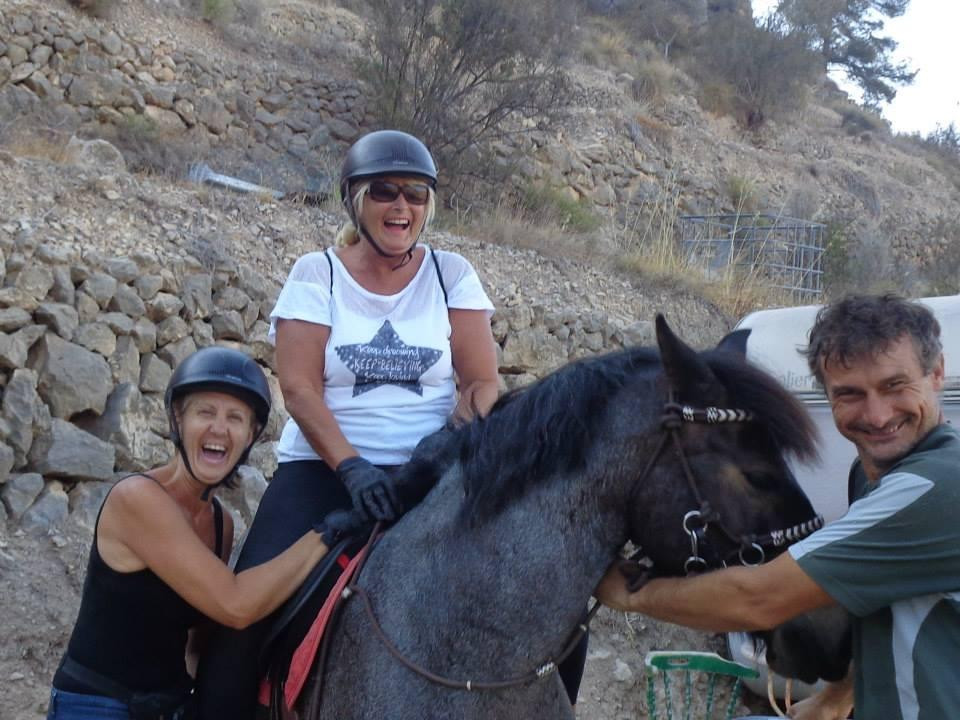 Hoof and Mountain Adventures-Orcheta必去景点