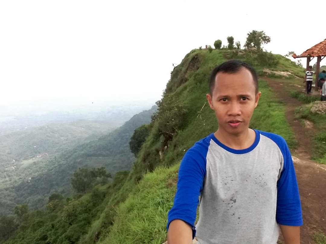 Puncak Tugu Batara Sriten-基杜尔山必去景点