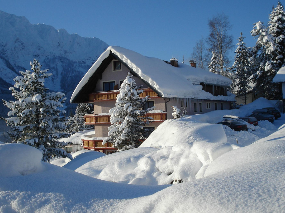 Hotel Pension Sonnenuhr主图