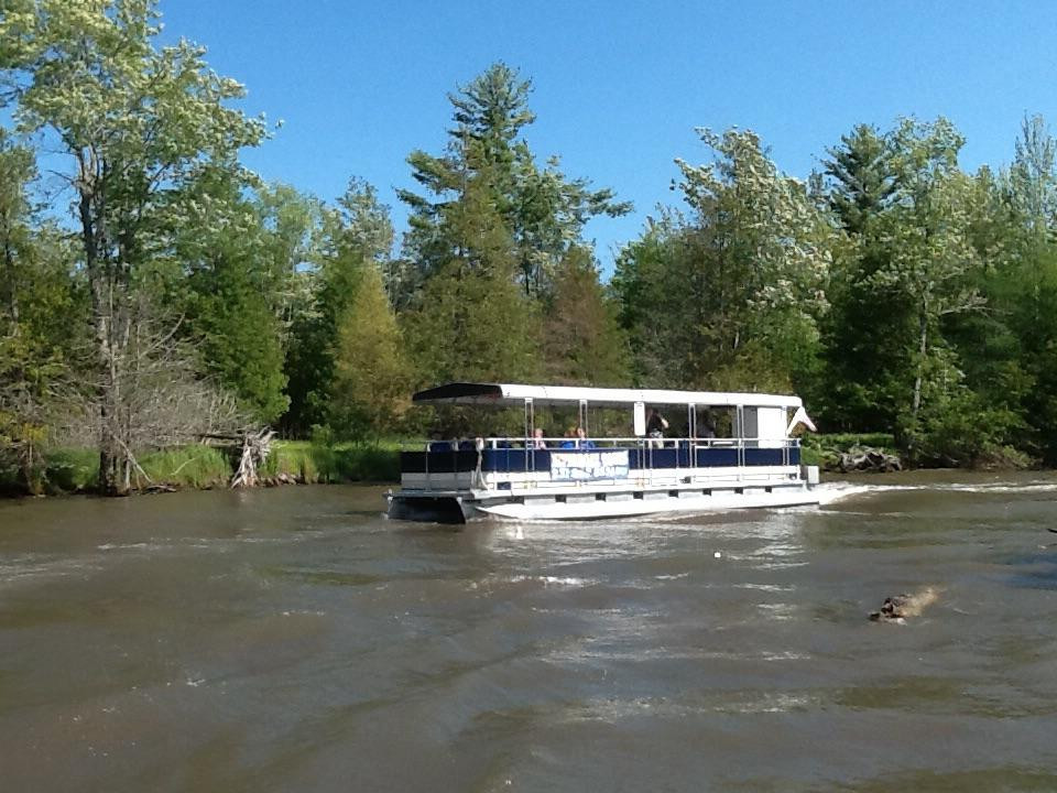 Riverboat Tours-Alanson必去景点