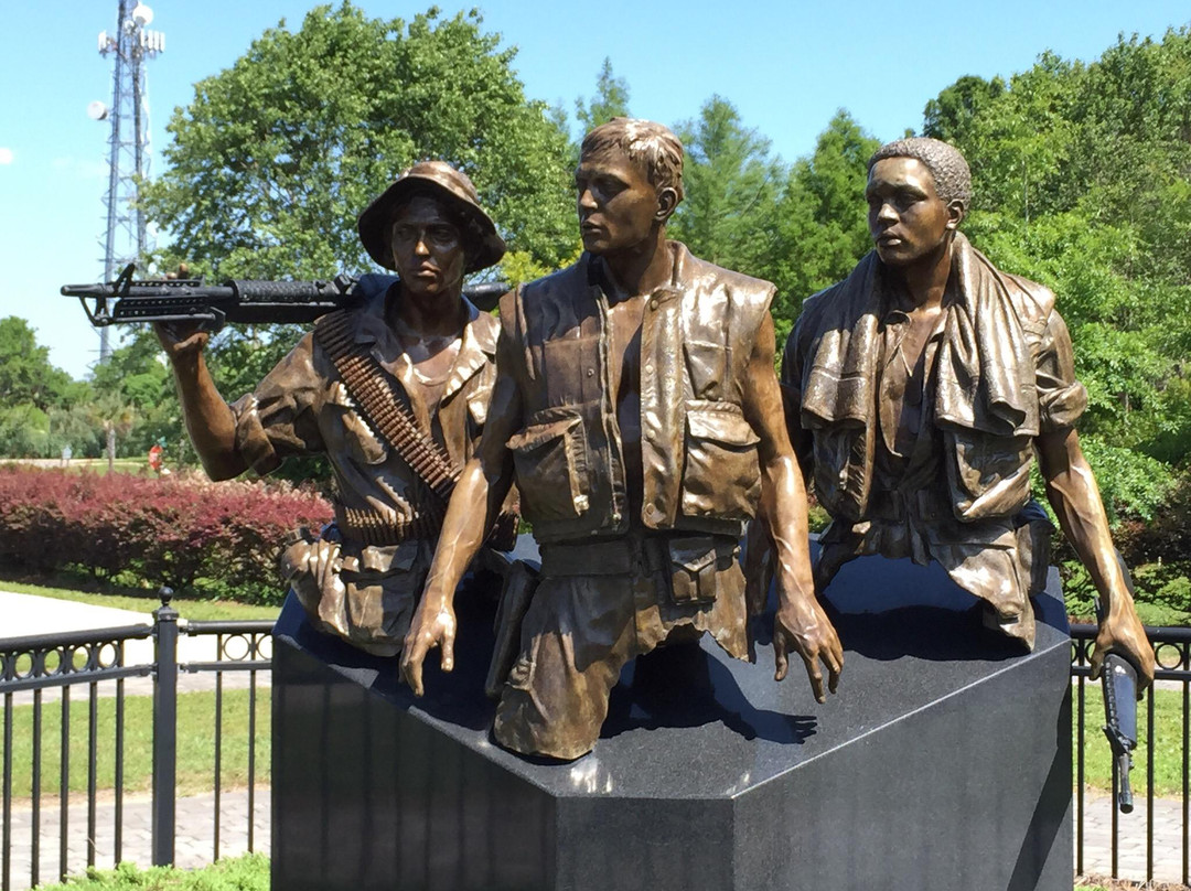 Three Servicemen Statue景点图片
