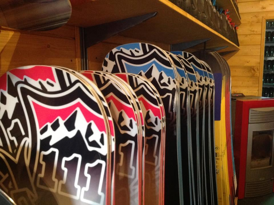 Oneleven Snowboard & Freeski School景点图片