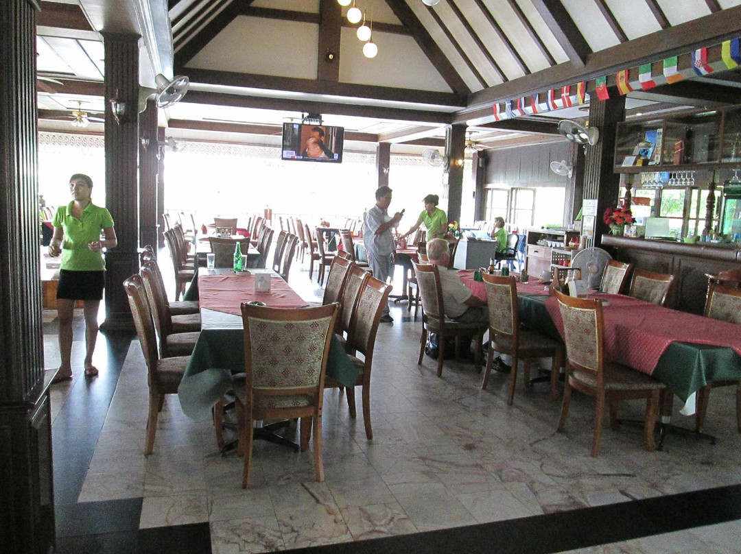 Emerald Golf Course-曼场必去景点