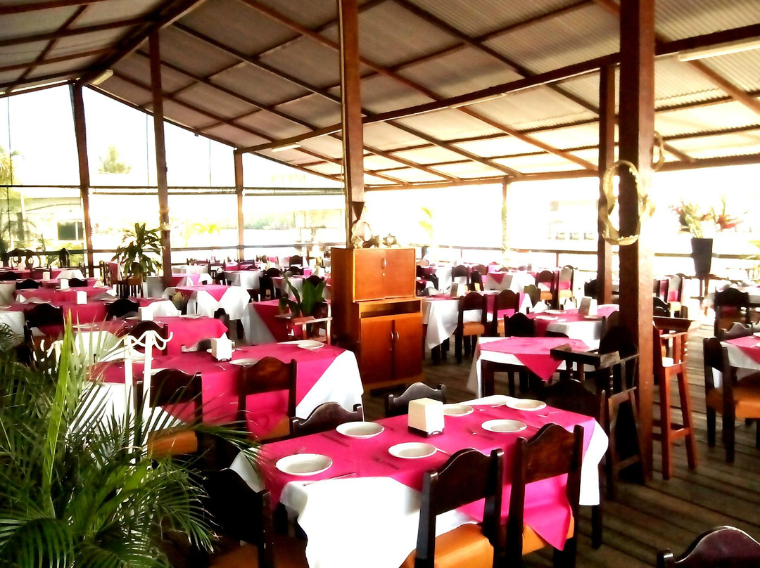 Paraiso餐馆和美食-Club Palmas