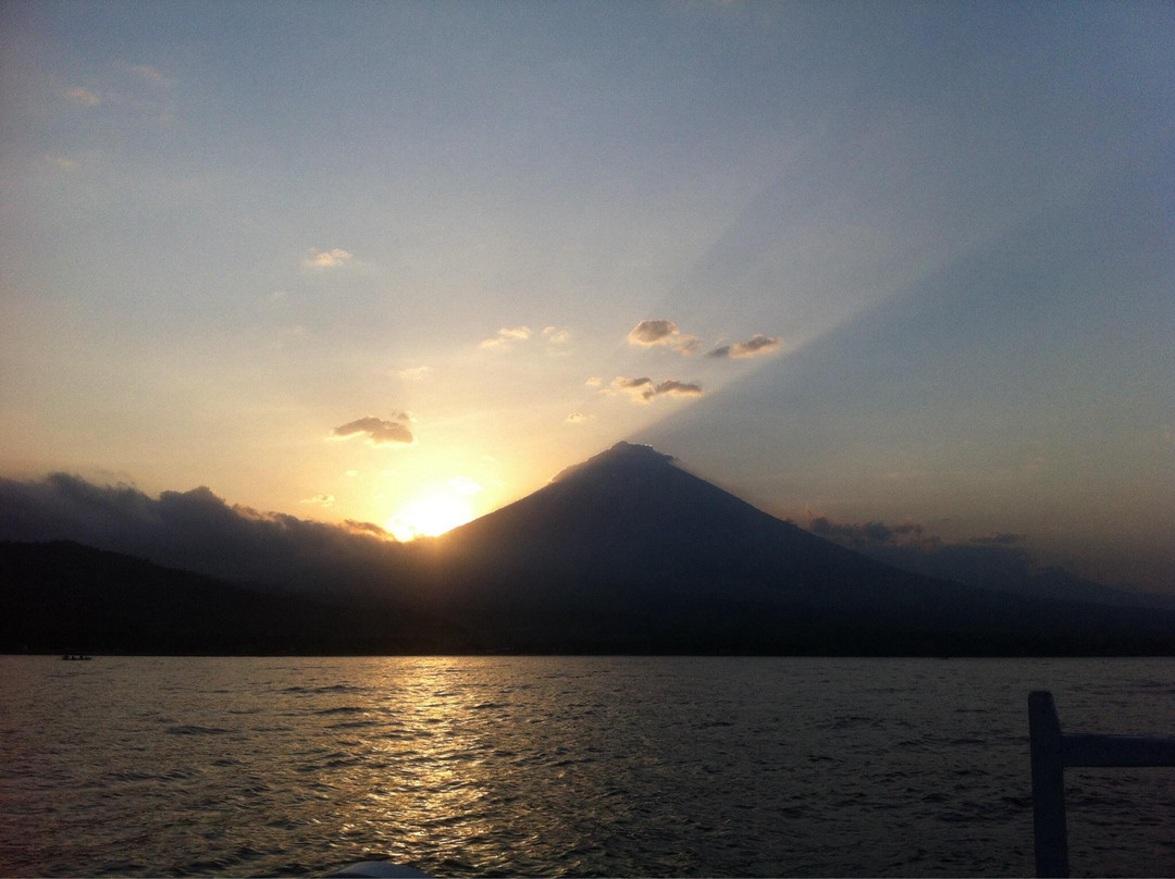 Jemeluk Beach-艾湄湾必去景点