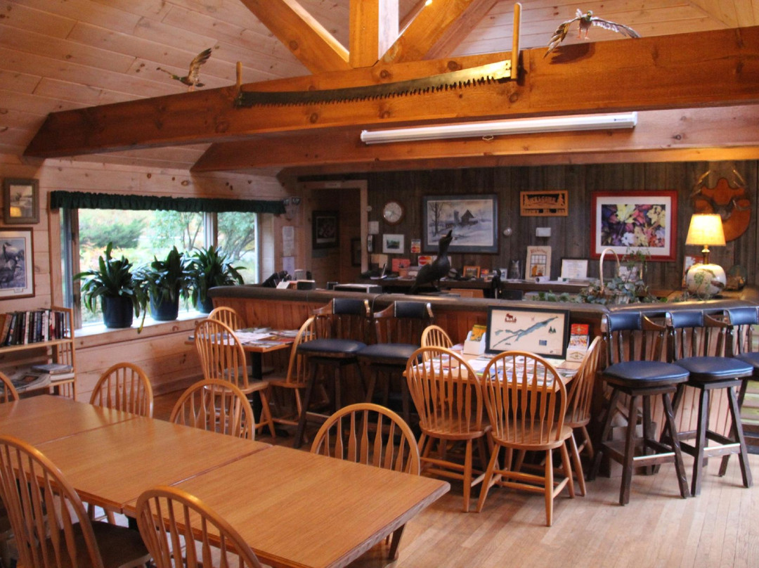 Lake Pleasant酒店住宿-Snowy Mountain Inn