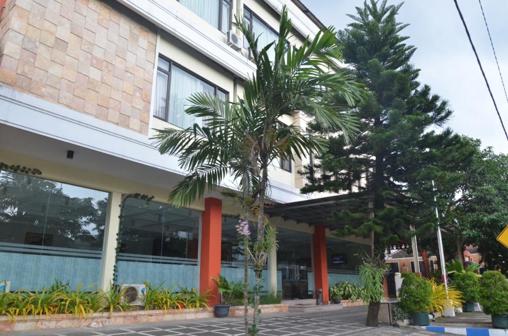 Hotel Prasasti Pacitan-浴室