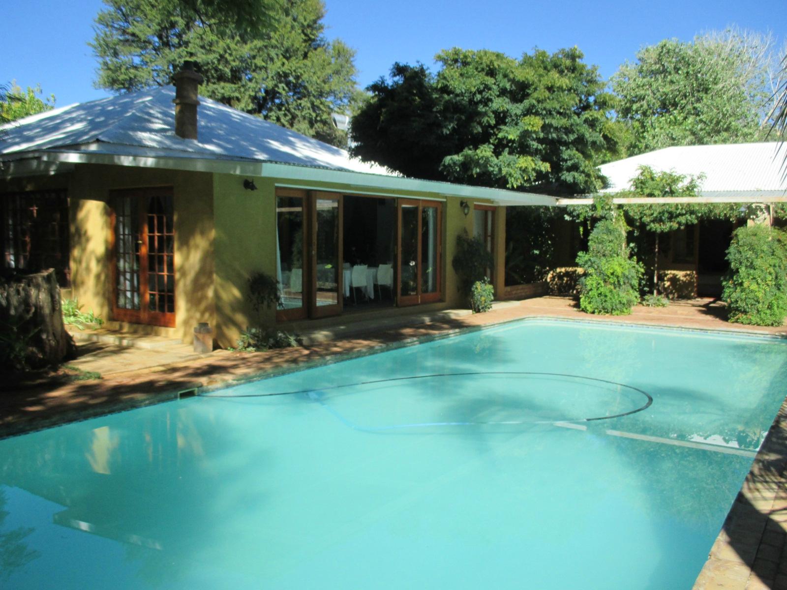 Die Voordeur Guest House & Restaurant-泳池