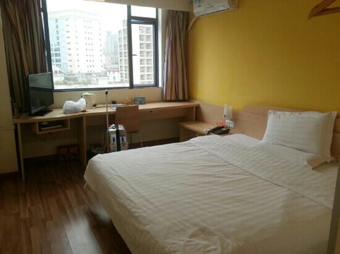 7天优品·广州天河岗顶地铁站店主图