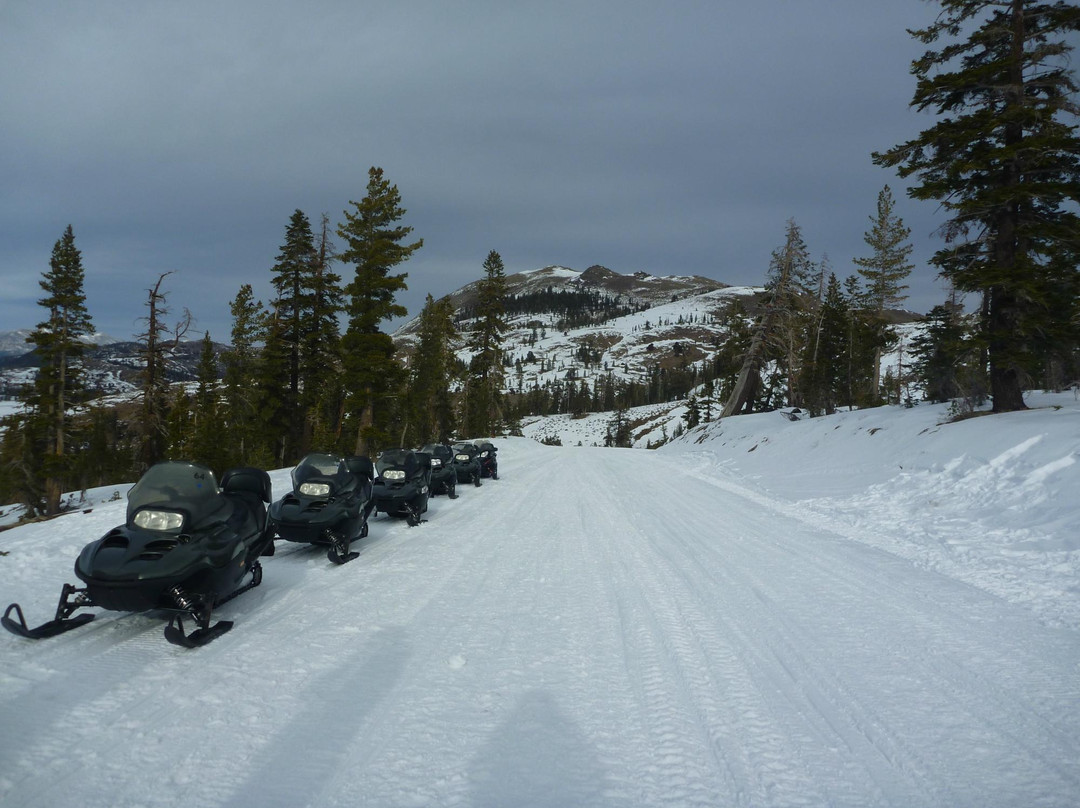 Lake Tahoe Snowmobile Tours-塔霍维斯塔必去景点