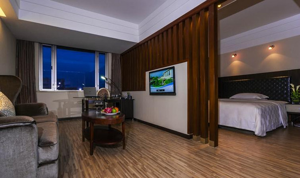 园林格兰云天大酒店主图