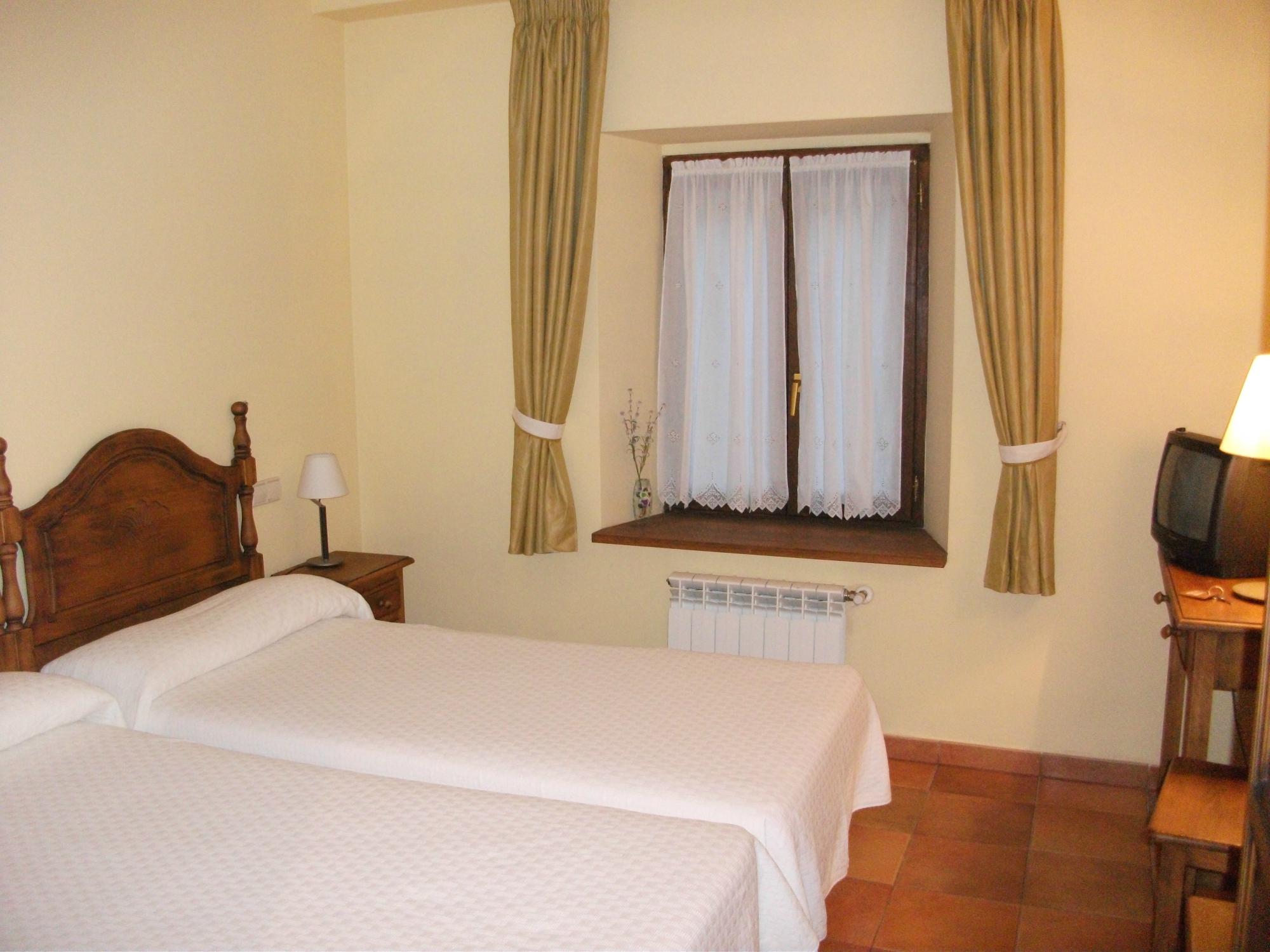 Hostal Revinuesa-客卧